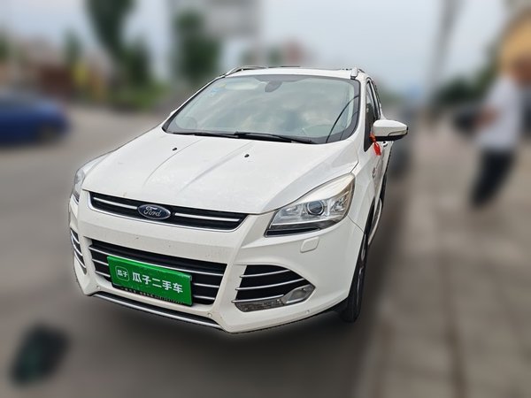 Ford Kuga · 2015 год