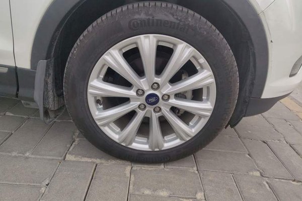 Ford Kuga 2017, 112700 км, за 8228 USD - фото 8