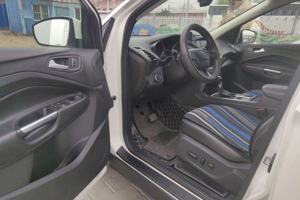 Ford Kuga 2017, 112700 км, за 8228 USD - фото 19
