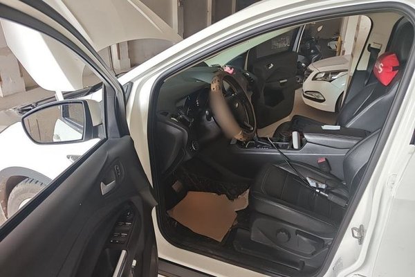 Ford Kuga 2017, 120600 км, за 6847 USD - фото 13