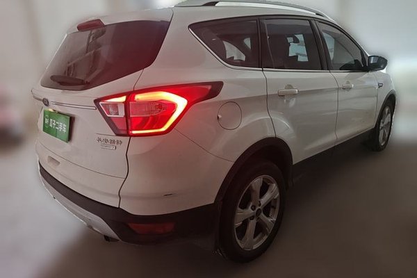 Ford Kuga 2017, 120600 км, за 6847 USD