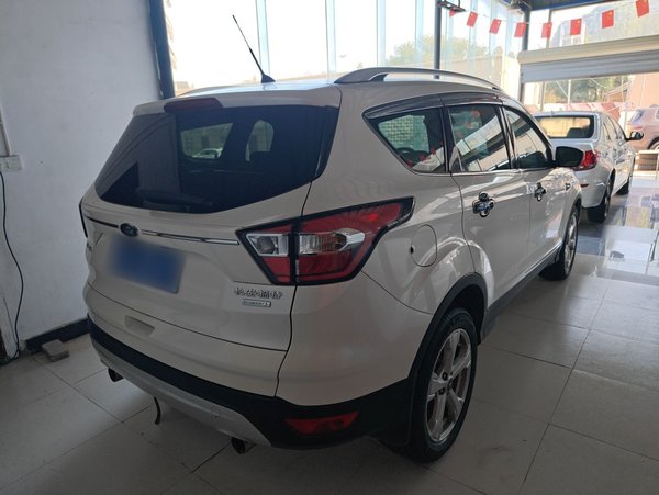Ford Kuga 2017, 121600 км, за 6593 USD