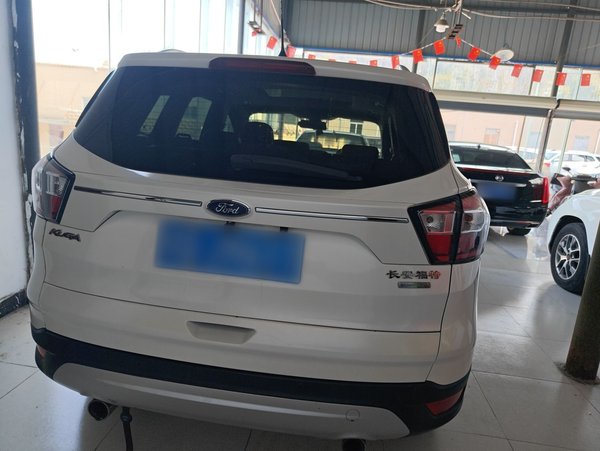 Ford Kuga 2017, 121600 км, за 6593 USD