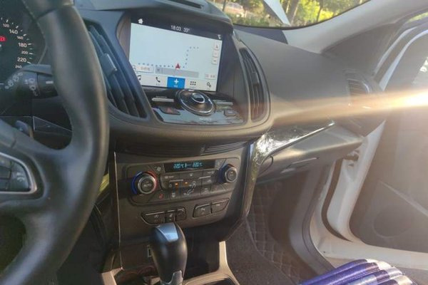 Ford Kuga 2017, 46600 км, за 6773 USD - фото 13