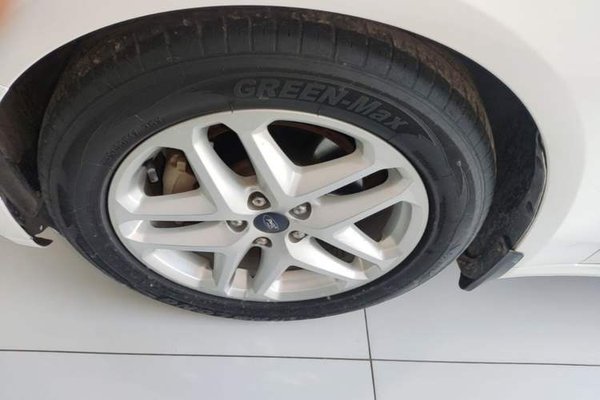 Ford Mondeo 2013, 122700 км, за 7119 USD - фото 1