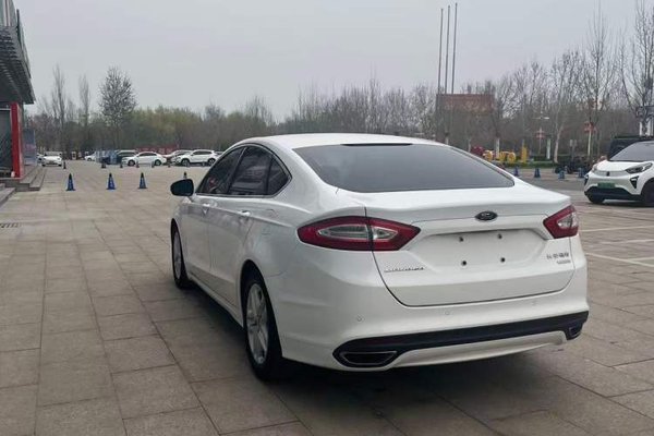 Ford Mondeo 2013, 122700 км, за 7119 USD