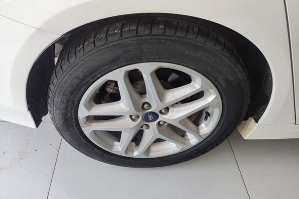 Ford Mondeo 2013, 122700 км, за 7119 USD - фото 2