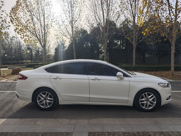 Ford Mondeo 2013, 124100 км, за 6338 USD