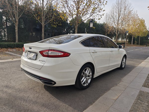 Ford Mondeo 2013, 124100 км, за 6338 USD