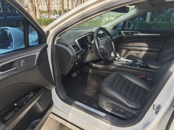 Ford Mondeo 2013, 124100 км, за 6338 USD - фото 17