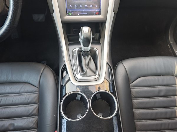 Ford Mondeo 2013, 124100 км, за 6338 USD - фото 13