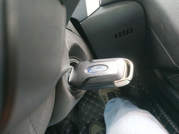 Ford Mondeo 2013, 145100 км, за 6975 USD - фото 19