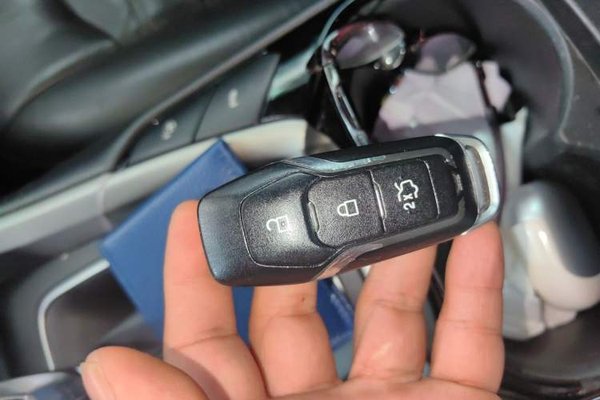 Ford Mondeo 2013, 124400 км, за 5464 USD - фото 9