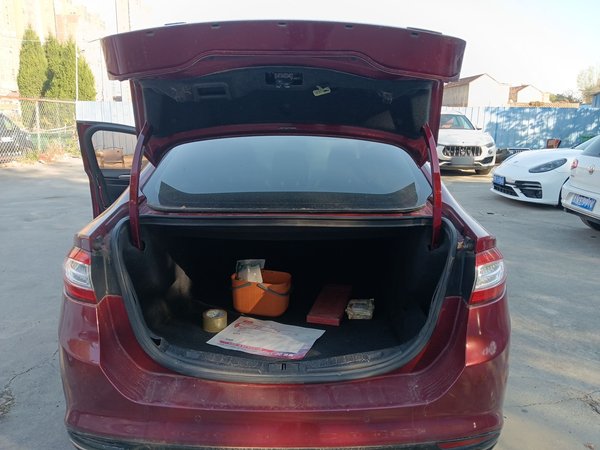 Ford Mondeo 2013, 122899 км, за 5714 USD - фото 18