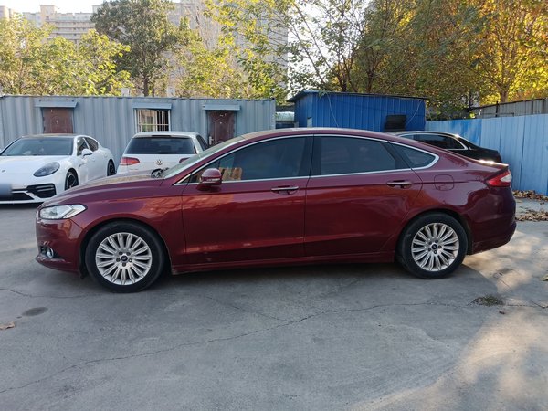 Ford Mondeo 2013, 122899 км, за 5714 USD