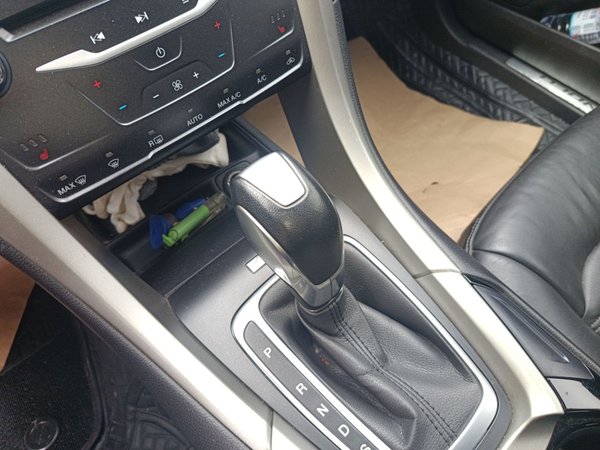 Ford Mondeo 2013, 185300 км, за 5380 USD - фото 15