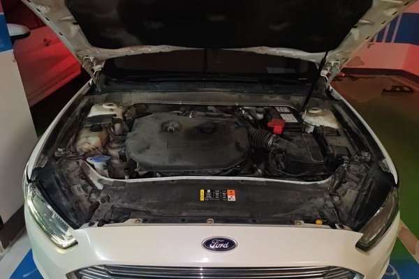 Ford Mondeo 2013, 62400 км, за 7883 USD - фото 19