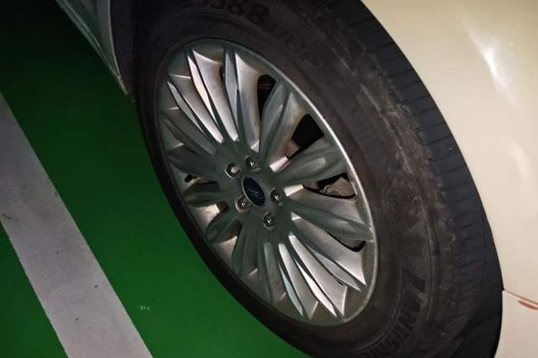 Ford Mondeo 2013, 62400 км, за 7883 USD