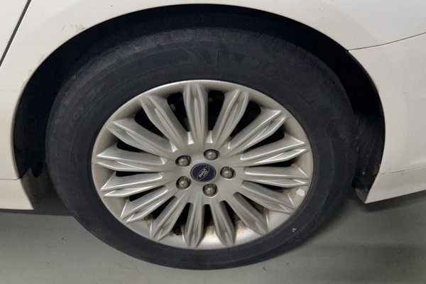 Ford Mondeo 2013, 62400 км, за 7883 USD