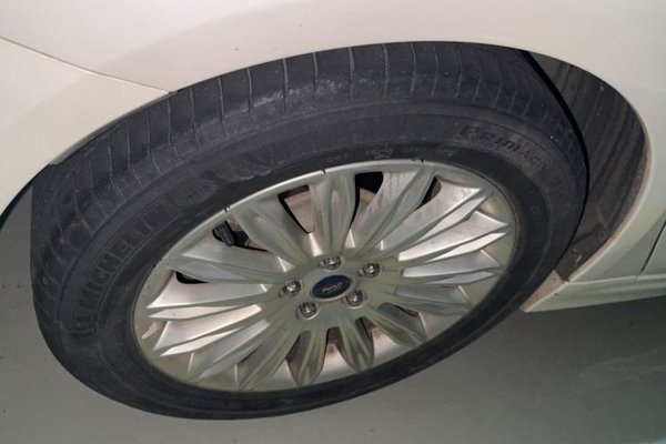 Ford Mondeo 2013, 62400 км, за 7883 USD