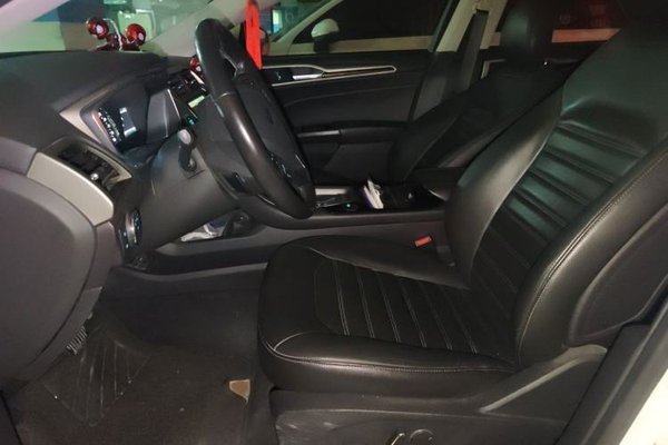 Ford Mondeo 2013, 62400 км, за 7883 USD - фото 12
