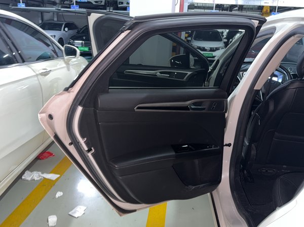 Ford Mondeo 2013, 62400 км, за 6902 USD - фото 23