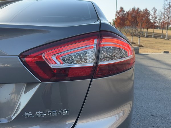 Ford Mondeo 2013, 116900 км, за 4929 USD - фото 11