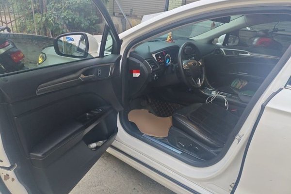 Ford Mondeo 2017, 134300 км, за 6216 USD - фото 16