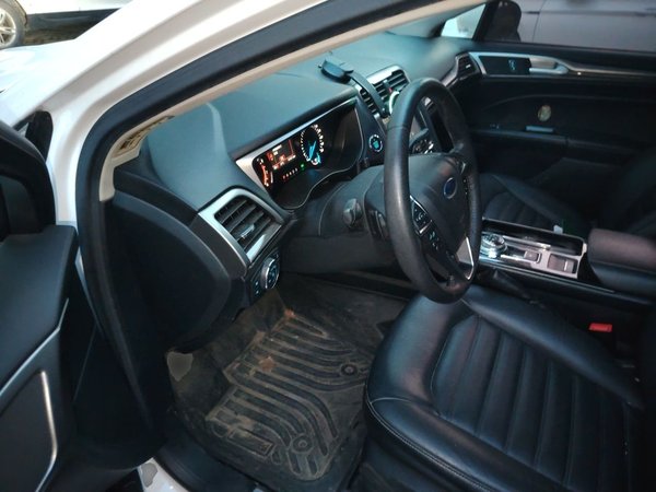 Ford Mondeo 2017, 63400 км, за 8153 USD - фото 17