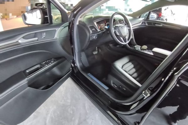 Ford Mondeo 2017, 48700 км, за 10616 USD - фото 18