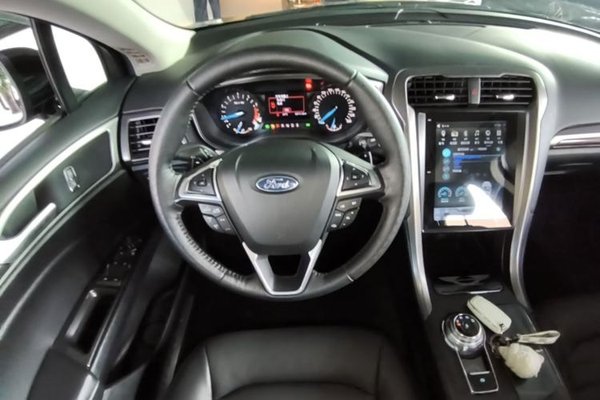 Ford Mondeo 2017, 48700 км, за 10616 USD - фото 13