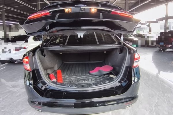 Ford Mondeo 2017, 48700 км, за 10616 USD - фото 22