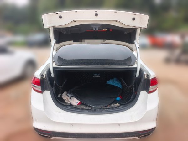 Ford Mondeo 2017, 121100 км, за 8788 USD - фото 11