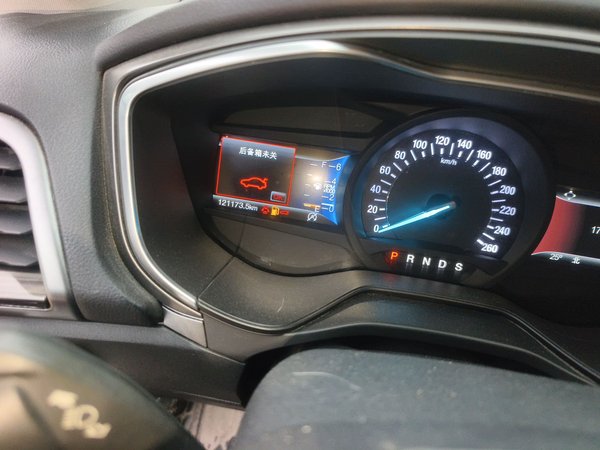 Ford Mondeo 2017, 121100 км, за 8788 USD - фото 12