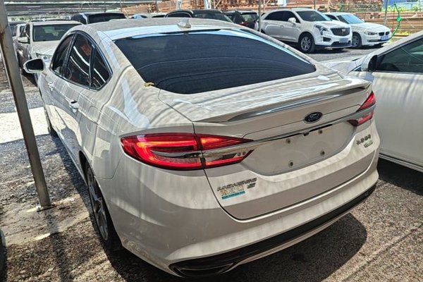 Ford Mondeo 2017, 131500 км, за 10011 USD