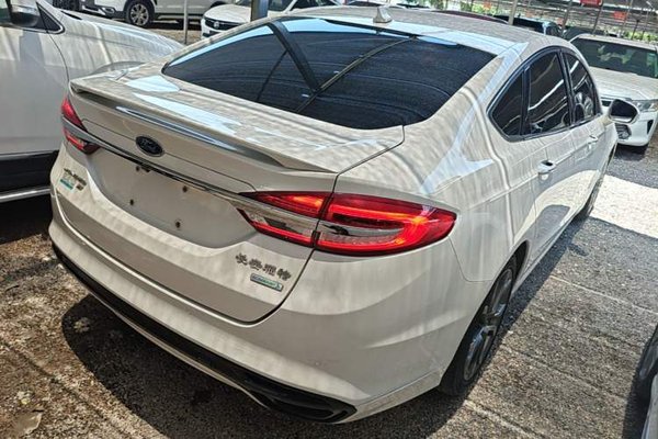 Ford Mondeo 2017, 131500 км, за 10011 USD - фото 6