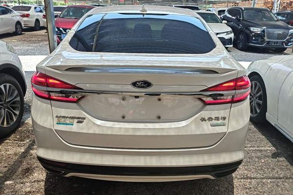 Ford Mondeo 2017, 131500 км, за 10011 USD