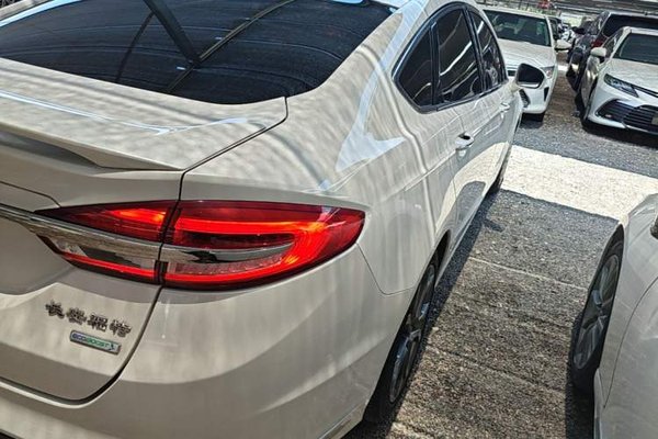 Ford Mondeo 2017, 131500 км, за 10011 USD - фото 9