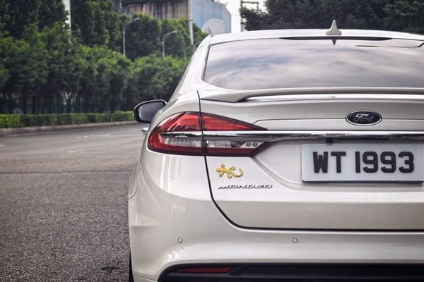 Ford Mondeo 2017, 99800 км, за 9232 USD - фото 19