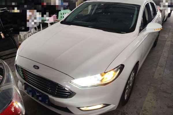 Ford Mondeo 2017, 99800 км, за 9232 USD