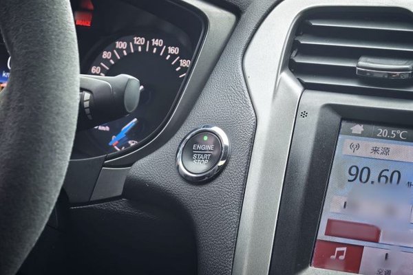 Ford Mondeo 2017, 99800 км, за 9232 USD - фото 40