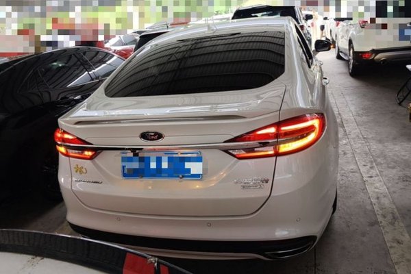 Ford Mondeo 2017, 99800 км, за 9232 USD