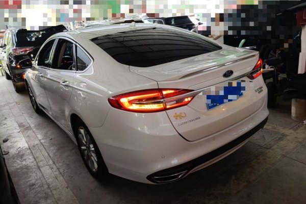 Ford Mondeo 2017, 99800 км, за 9232 USD