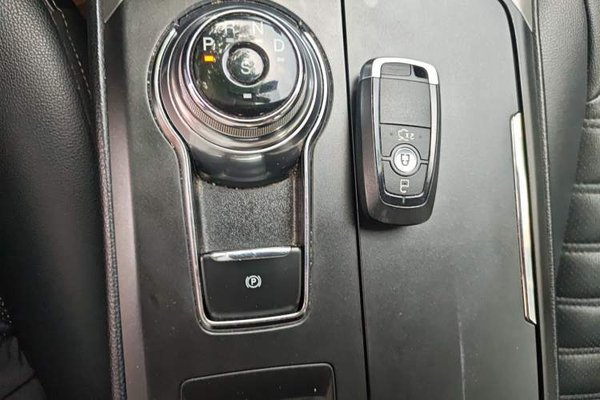 Ford Mondeo 2018, 133900 км, за 8587 USD - фото 17