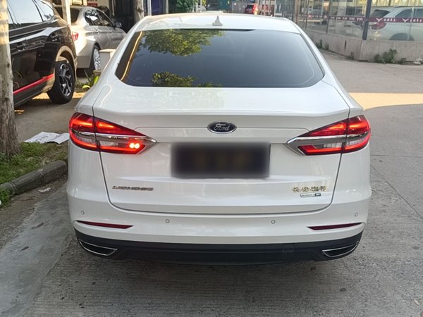 Ford Mondeo 2018, 86800 км, за 9101 USD