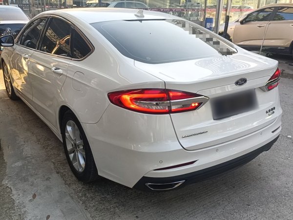 Ford Mondeo 2018, 86800 км, за 9101 USD