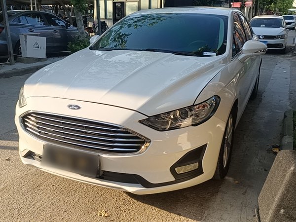 Ford Mondeo · 2018 год