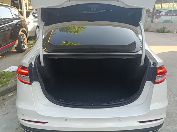Ford Mondeo 2018, 86800 км, за 9101 USD - фото 22