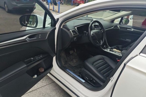 Ford Mondeo 2020, 68900 км, за 10120 USD - фото 13