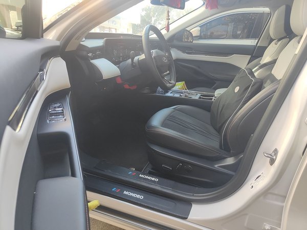 Ford Mondeo 2022, 16600 км, за 19758 USD - фото 17